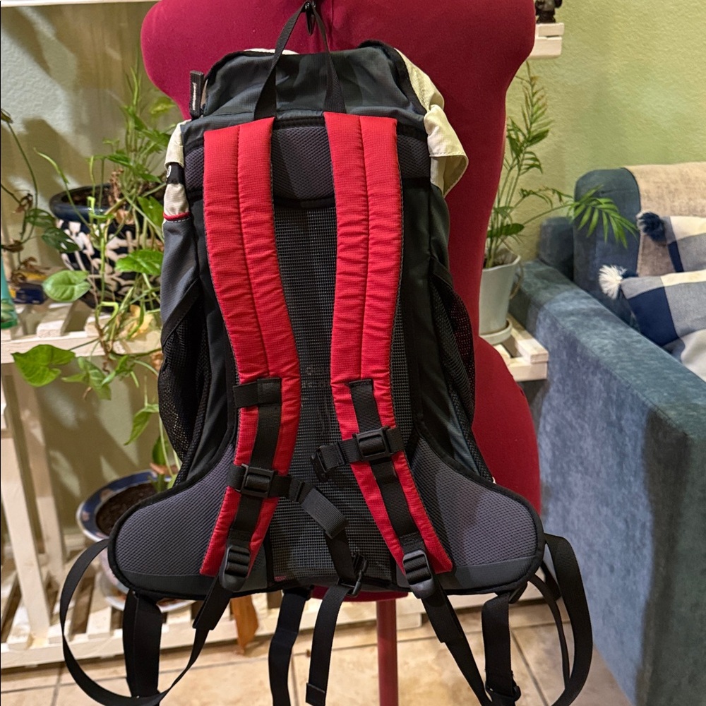 Deuter AC Lite 20L hiking backpack. Excellent condition. - Picture 7 of 7
